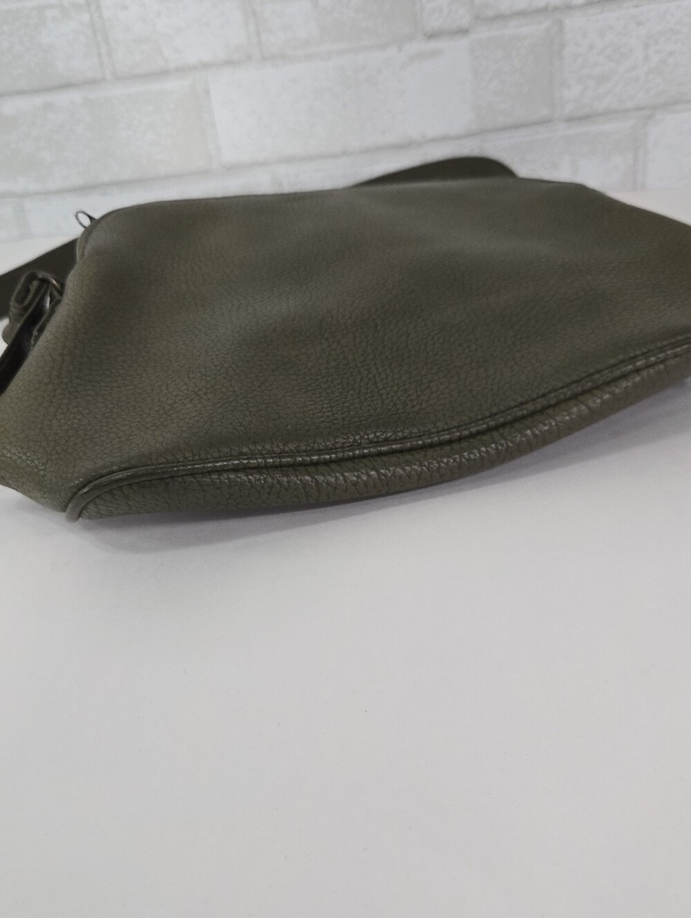 Cute vintage style cross body purse - Picture 3 of 12